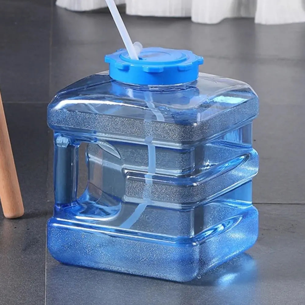 Bouteille réservoir transparente de 20L avec un tuyau d'extension sur le dessus