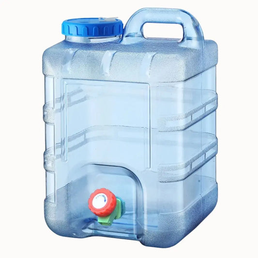 Bouteille réservoir transparente de 20L avec un robinet et un couvercle bleu sur le dessus