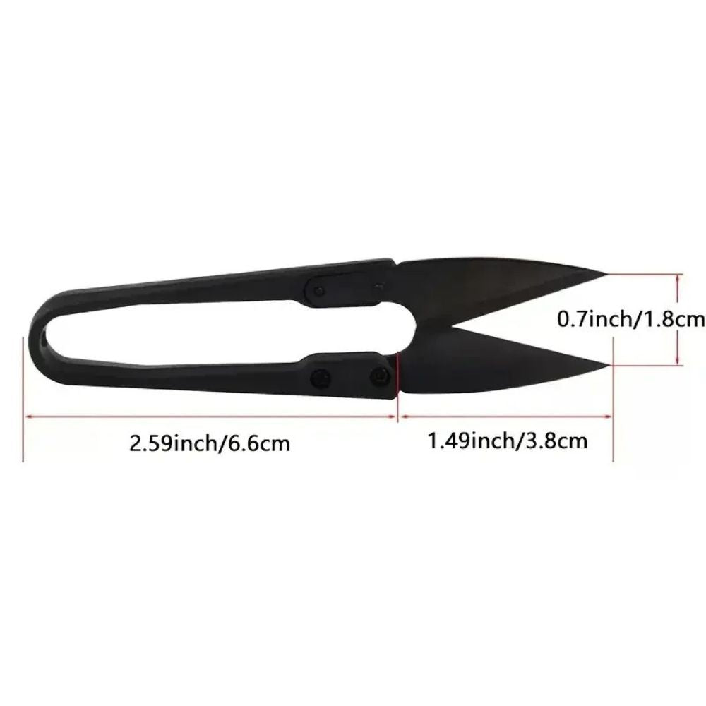 Ciseaux en U noirs avec des lames effilées et un design ergonomique sur fond blanc