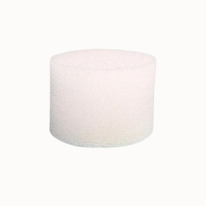 Éponge ronde blanche de 4 cm, texture douce et poreuse, sur fond uni clair