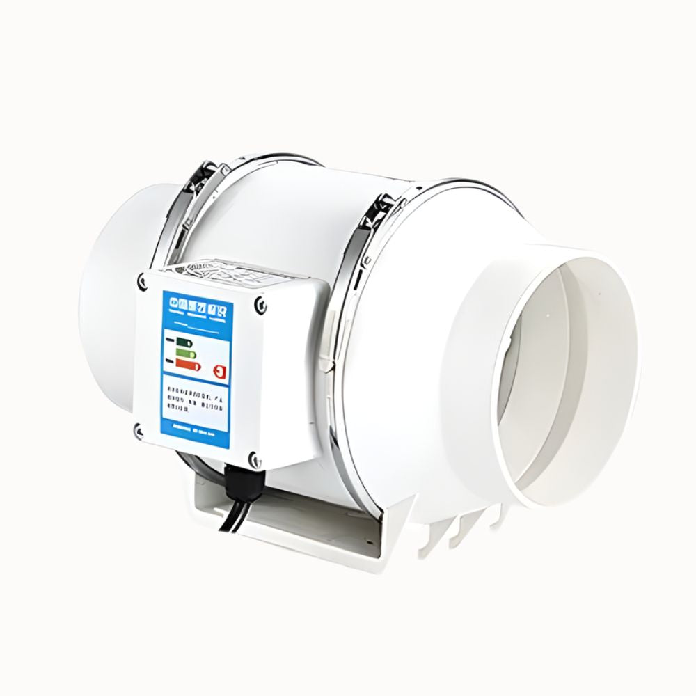 Extracteur d'air de couleur blanche avec un boîtier de contrôle et des connexions pour gaine