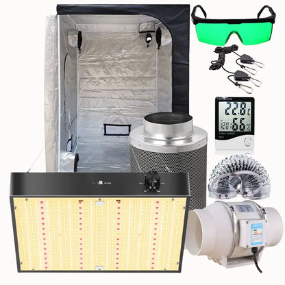 Tente de culture intérieure noire avec éclairage LED, ventilateur, filtre et accessoires visibles