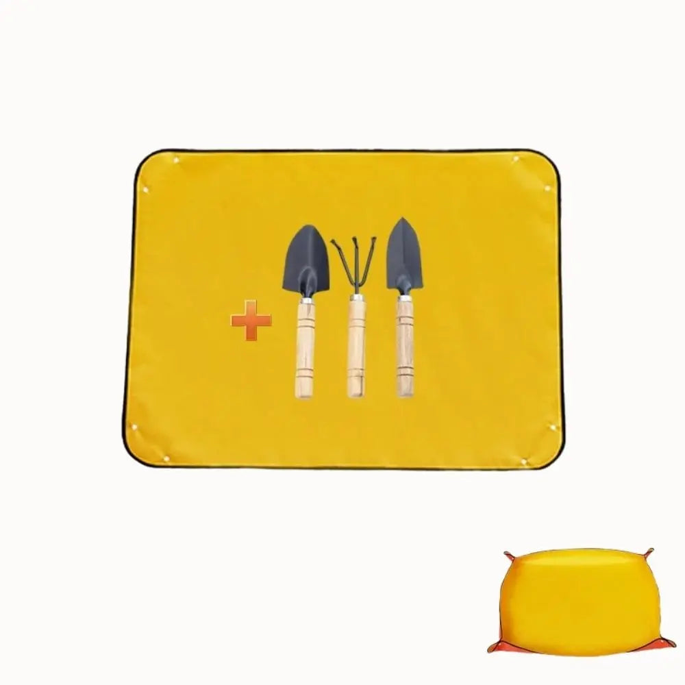 Tapis étanche jaune avec trois mini outils de jardinage en bois et métal sur le dessus
