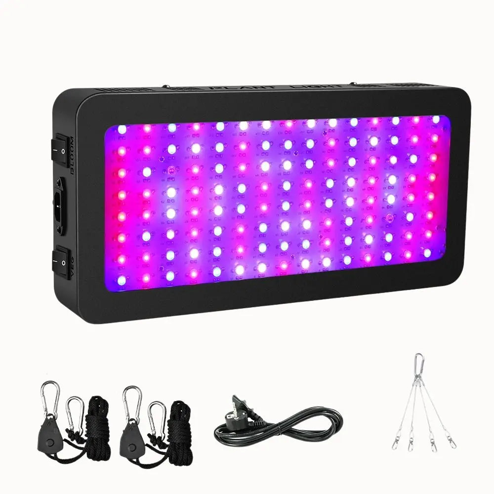 Panneau LED rectangulaire avec lumières rouges et bleues, câbles et accessoires de suspension visibles