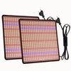 Deux panneaux lumineux rectangulaires avec des LED rouges et bleues, câbles électriques visibles