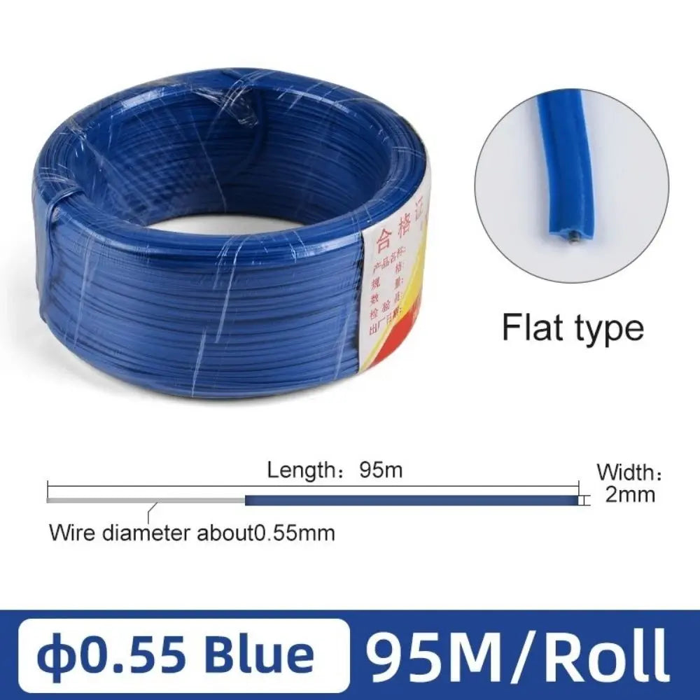 Fil de tuteurage souple bleu enroulé, avec une texture lisse et une forme circulaire, sur fond blanc