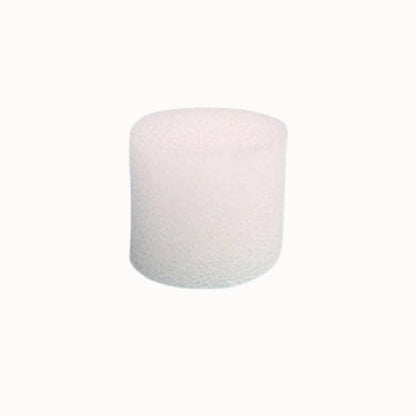 Mousse blanche en forme de cylindre, texture légère et poreuse, sur fond neutre