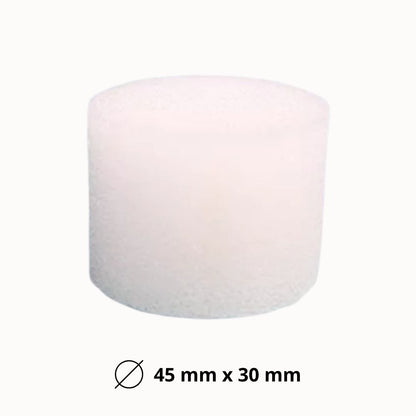 Mousse blanche cylindrique de 4,5 cm de diamètre, texture douce et uniforme, fond neutre