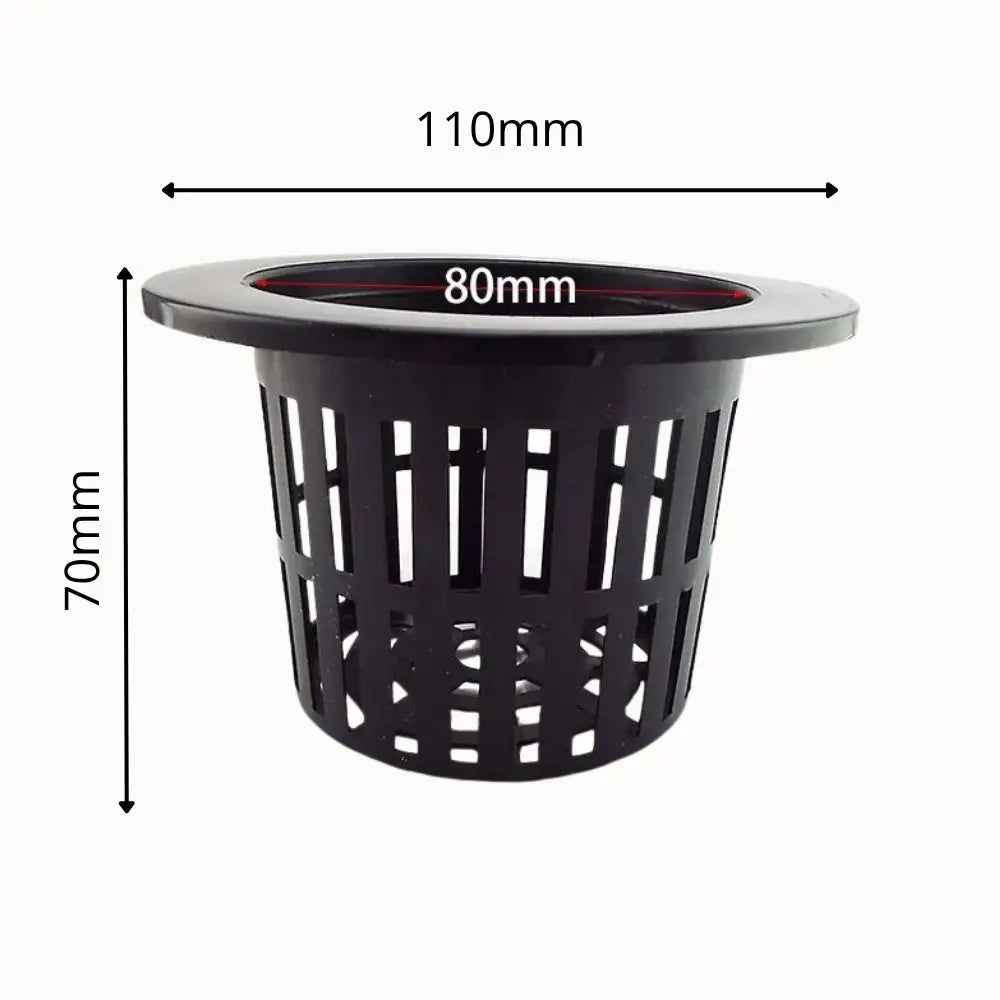 Pots hydroponiques noirs en plastique avec des perforations et un bord large pour un système de culture