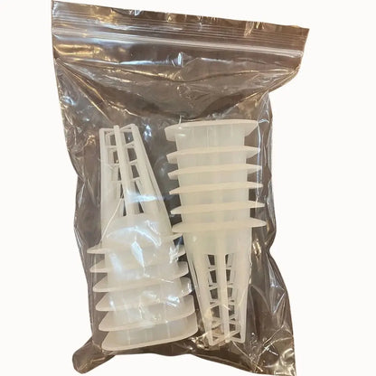 Lot de 12 godets blancs en plastique empilés dans un sachet transparent hermétique