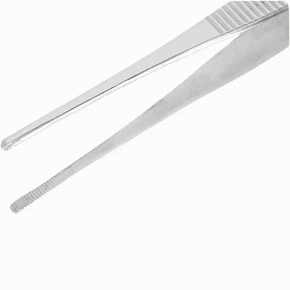 Pince en inox brillante avec des bords lisses et une partie striée pour une meilleure prise