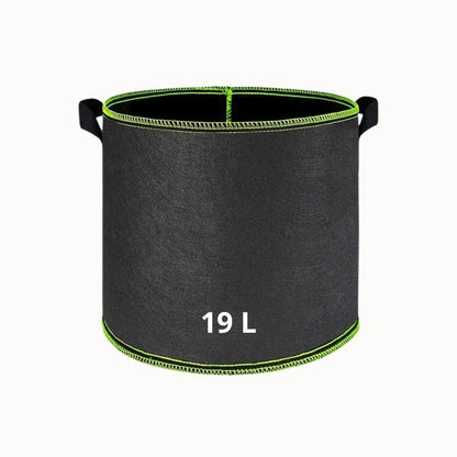 Sac en tissu noir avec des coutures vertes, forme cylindrique, conçu pour la culture des plantes