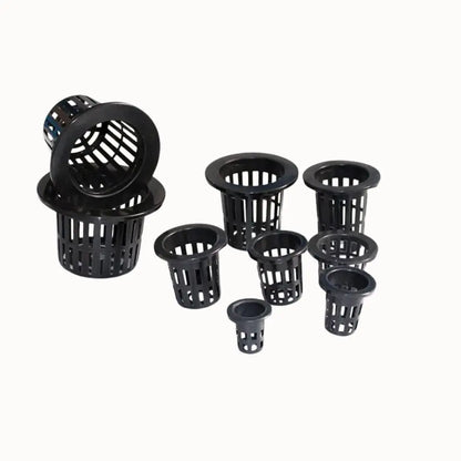 Ensemble de paniers hydroponiques noirs de différentes tailles avec des perforations pour la culture des plantes