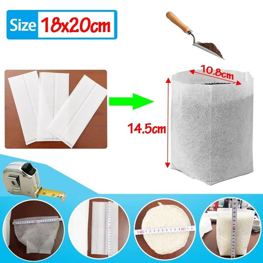 Sac en tissu blanc, forme cylindrique, avec une texture légère et un fond plat, sur une surface en bois
