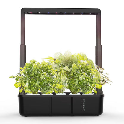 Système hydroponique noir avec plusieurs plantes vertes luxuriantes et un cadre en métal élégant