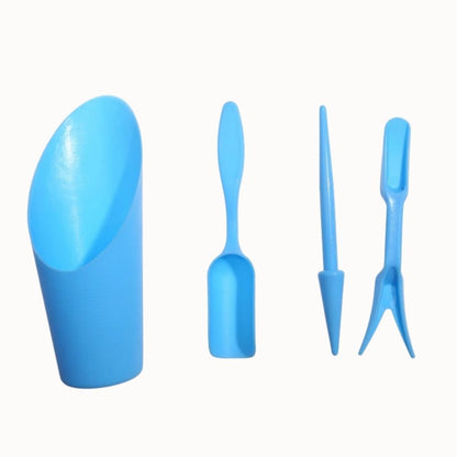 Set de repiquage en plastique bleu comprenant un pot, une pelle, un plantoir et un outil de désherbage
